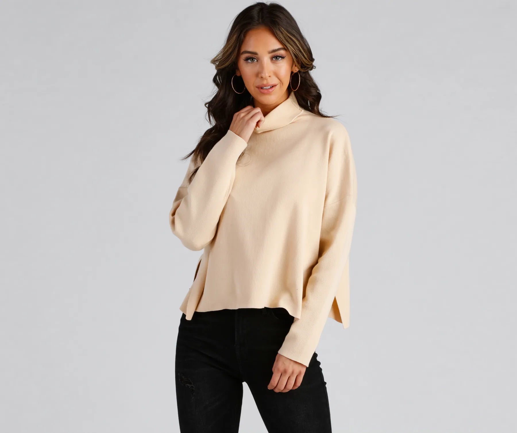 Mock Neck Women Long Sleeve Top for a Modern AestheticKeeping Knit Cozy Turtleneck Sweater