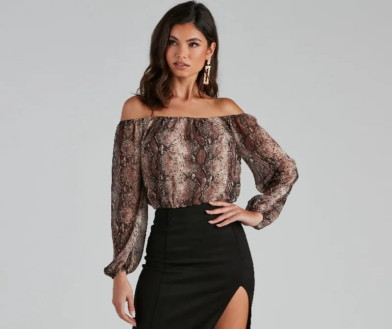 Printed Graphic Women Long Sleeve Top with a Bold StatementChic Viper Chiffon Off-The-Shoulder Top