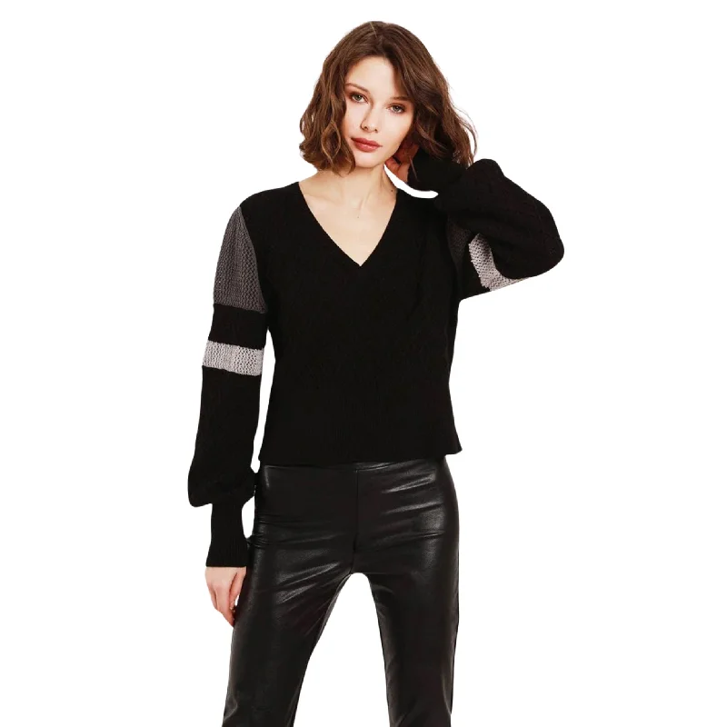 Mock - Neck Women Sweater for a Modern TwistFeller - Blair Colorblock