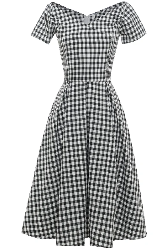 Long - Sleeve Women Dress in Velvet for a Luxurious Winter LookBlack and White Plaid Vintage 1950s Dress