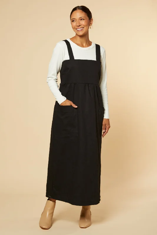 Sheath Women Dress with a Tailored Fit for a Professional LookFrancesca Denim Pinafore Dress in Black