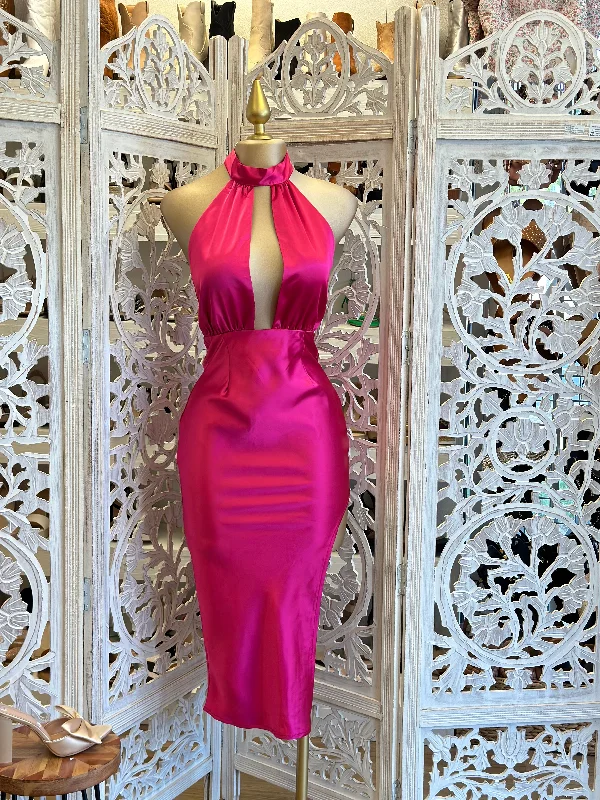 Backless Women Dress for a Sexy and Alluring Look at Evening EventsHot Pink Chain Halter Neck Dress