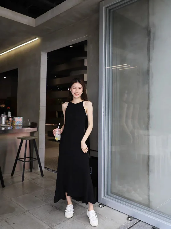 Pleated Women Dress with a Timeless and Elegant TextureBasic Crewneck with Ruffles End Maxi Dress