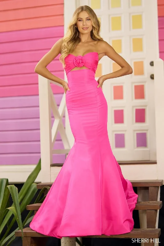 Halter Neck Women Dress to Show Off the Shoulders and NecklineSherri Hill Dress 56058