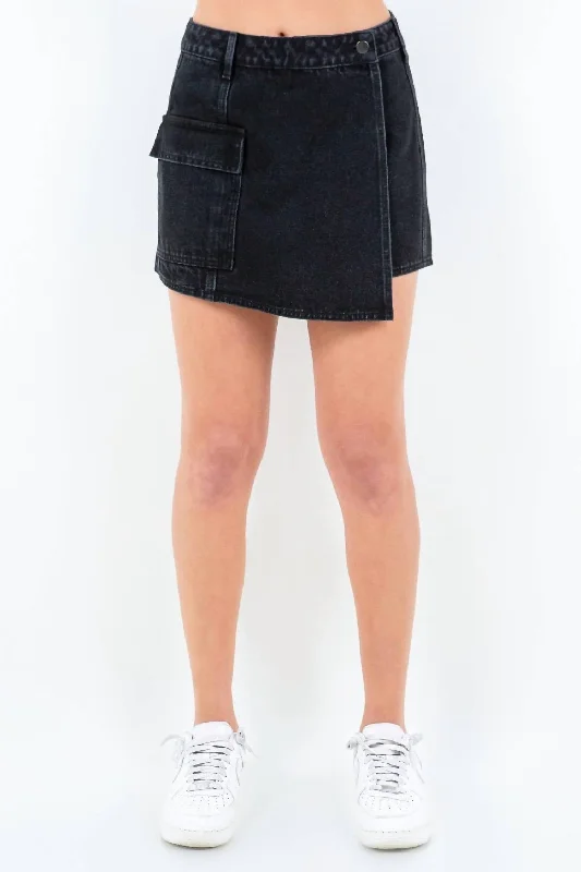 Cargo Pocket Mini Skort With Buttons In Black